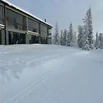 Arctic Luxury Gielas B3 Ski-in Ski-out By Aavalevi Апартаменты Леви