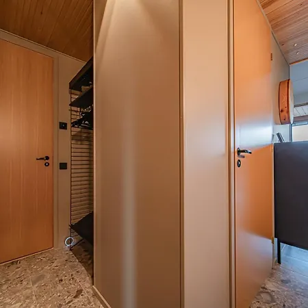 Arctic Luxury Gielas B3 Ski-in Ski-out By Aavalevi